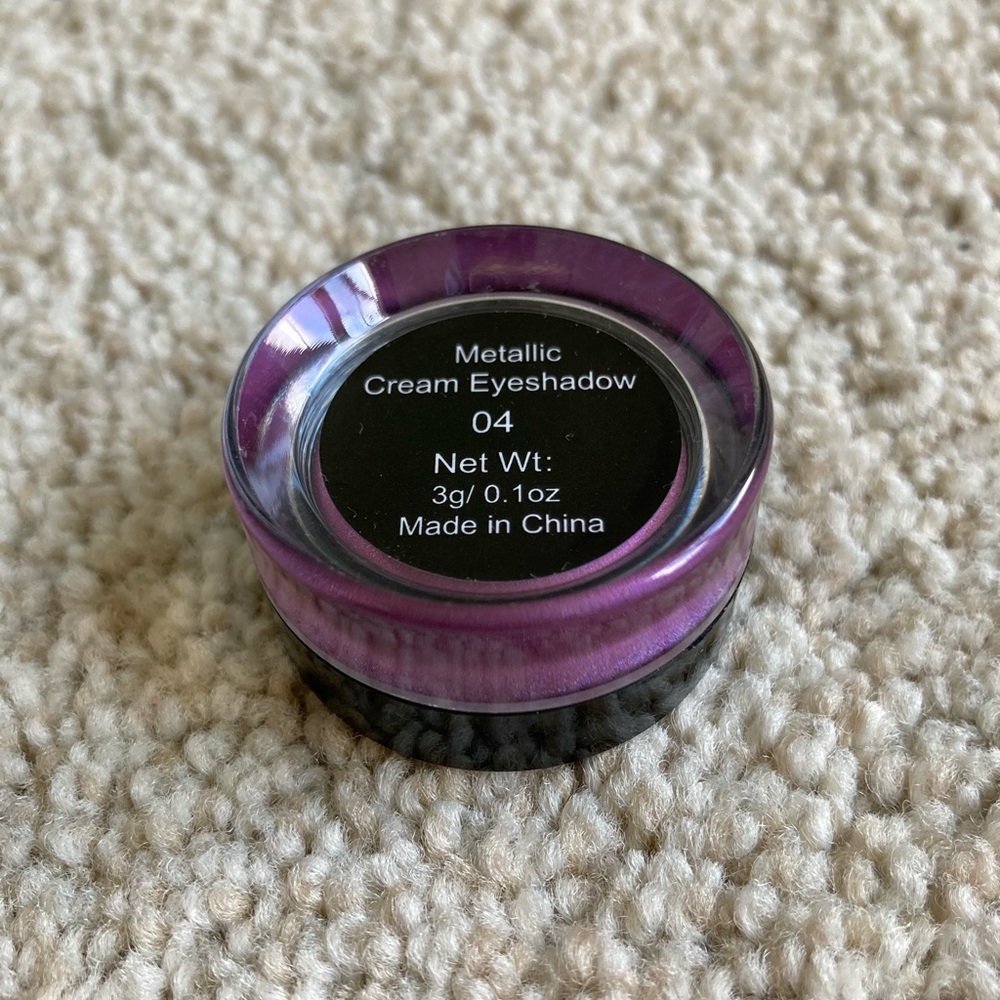 Metallic Cream Eyeshadow 04 - Picture 2 of 4